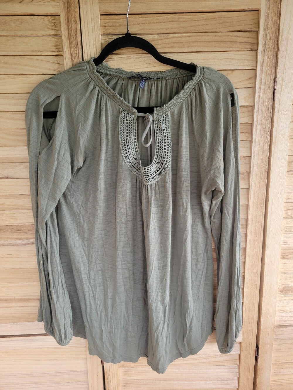 White House Black Market Medium Top Songs Long Leave Cold Shoulder Olive Green